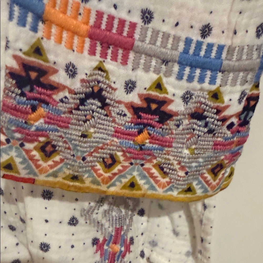 Johnny Was White Blouse with Multicolor Embroidery - Picture 5 of 7